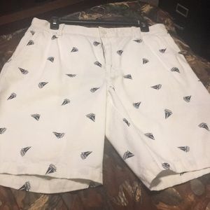 Men's Patterned IZOD shorts